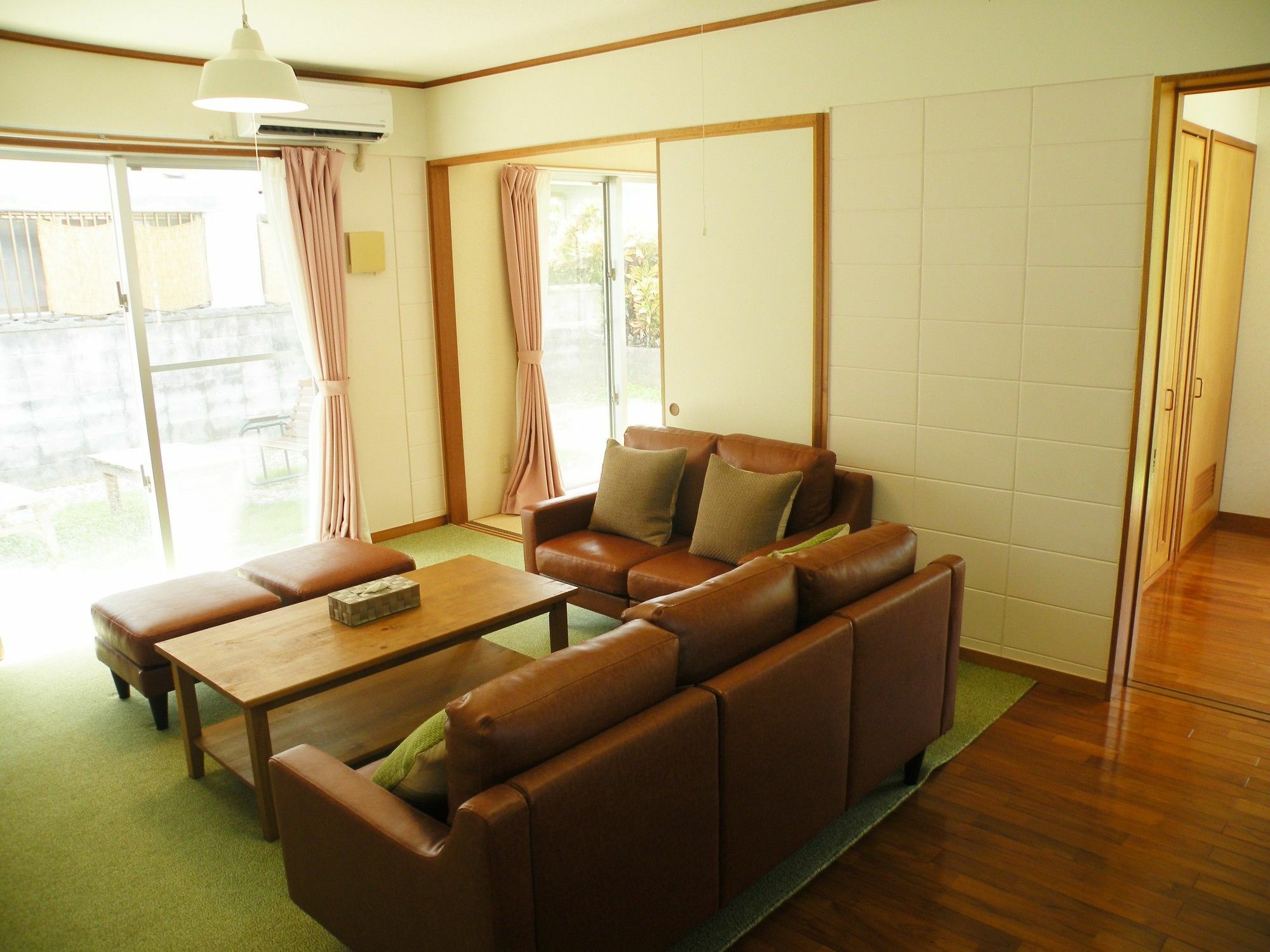 Motobu Cottage Nobaru Exteriör bild